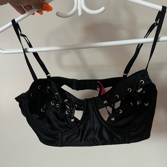 La SENZA Lingerie - small bra & medium panties - Picture 2 of 3